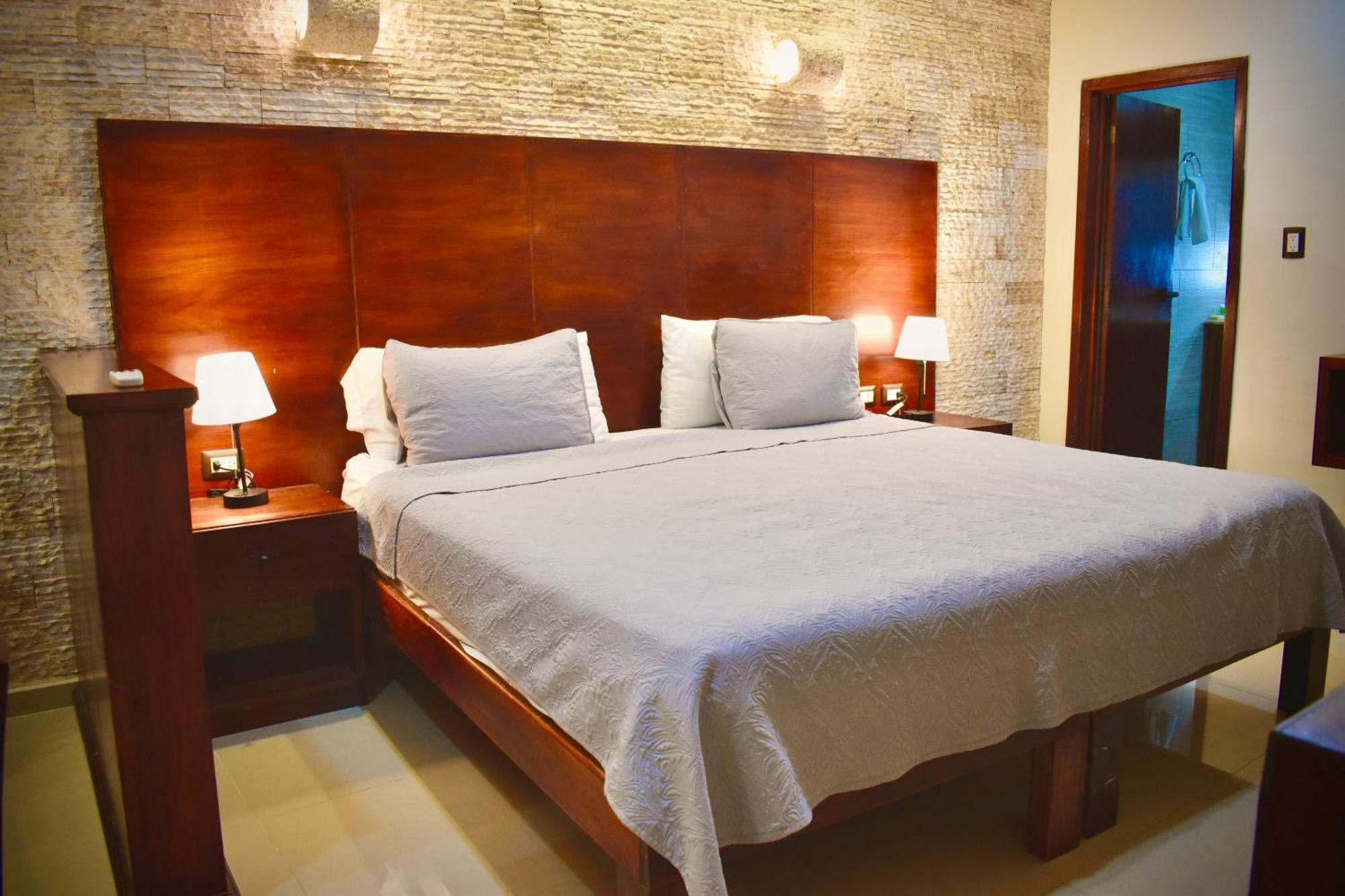 El Zaguan Colonial By Guruhotel Βαγιαδολίδ Εξωτερικό φωτογραφία