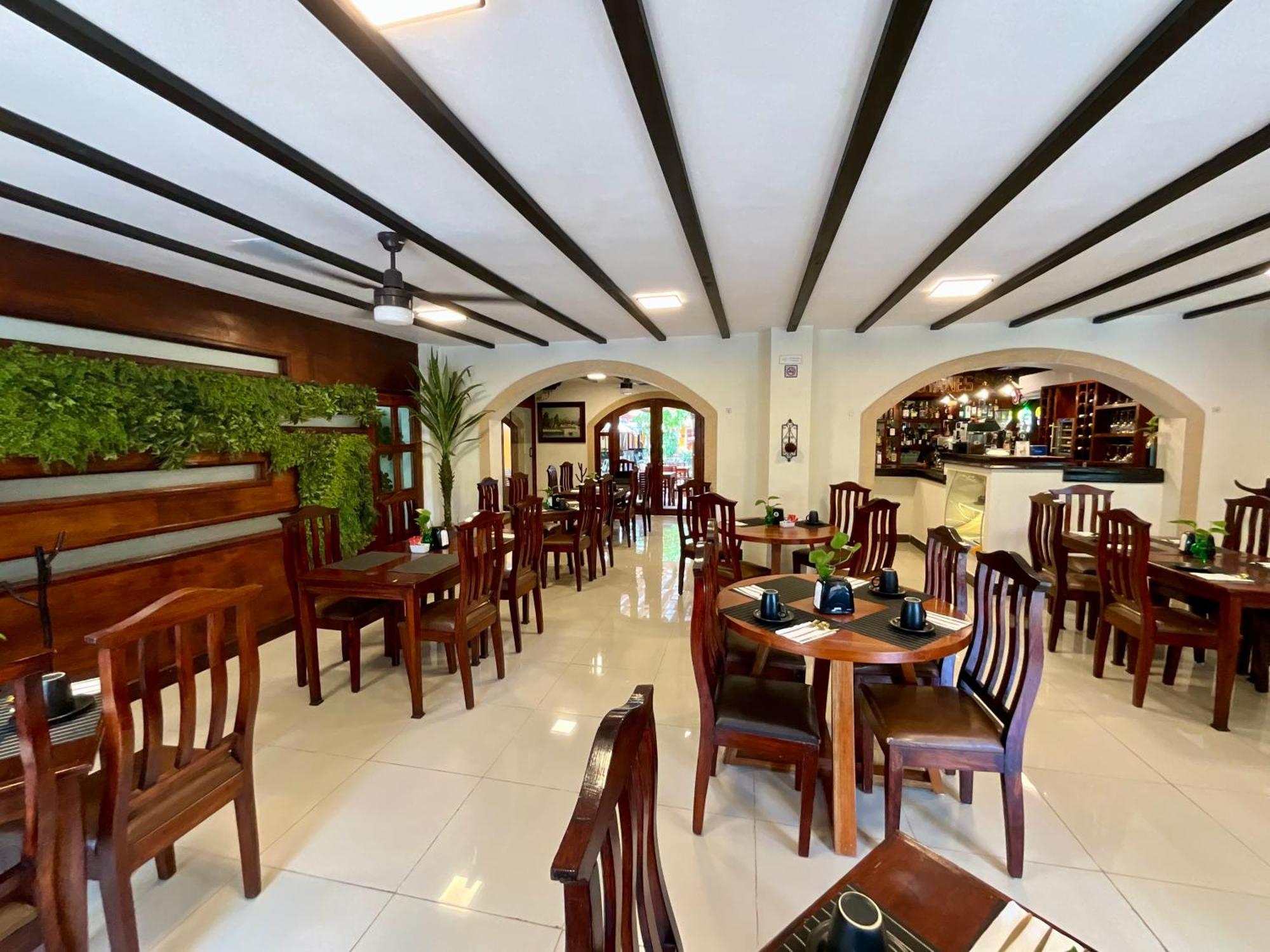 El Zaguan Colonial By Guruhotel Βαγιαδολίδ Εξωτερικό φωτογραφία