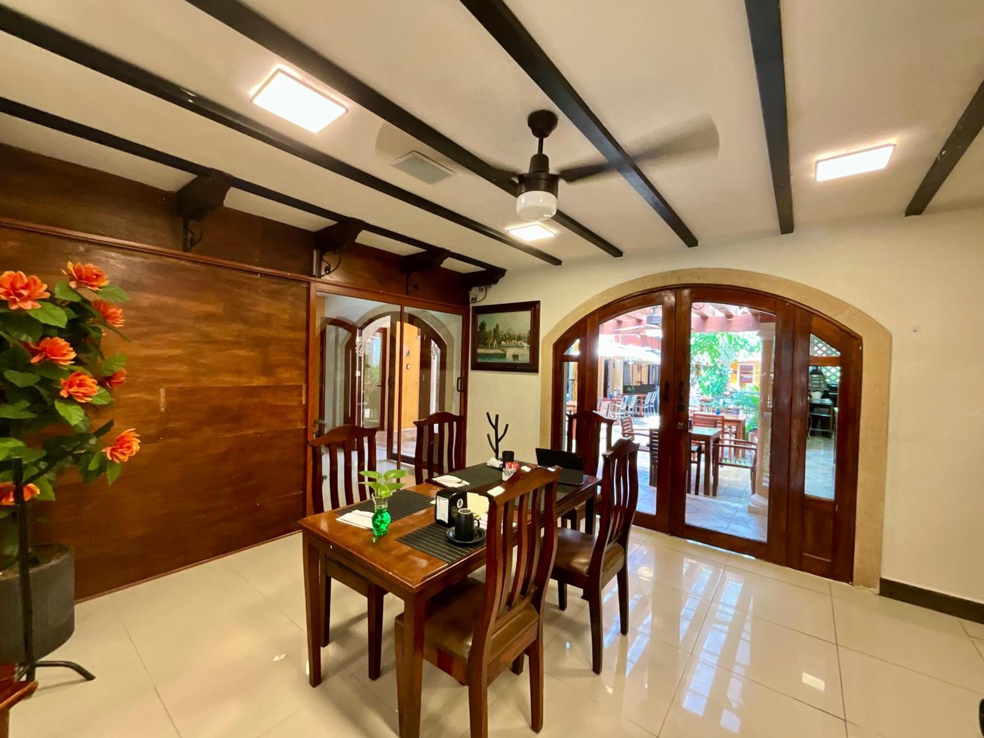El Zaguan Colonial By Guruhotel Βαγιαδολίδ Εξωτερικό φωτογραφία